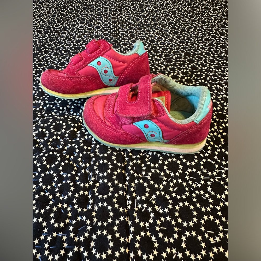 Saucony Kids Sneakers in Pink and Blue size 6